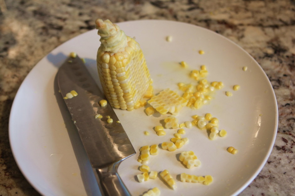 How To Cut Corn Off the Cob - Fast, easy and clean! | BaconFatte.com
