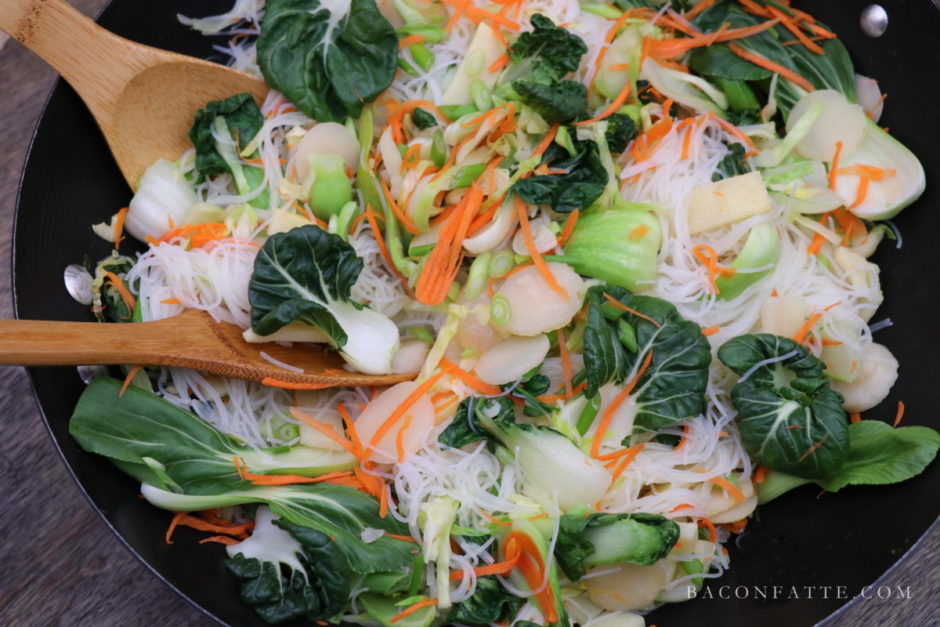 Asian Rice Noodle Vegetable Stir Fry - BaconFatte.com