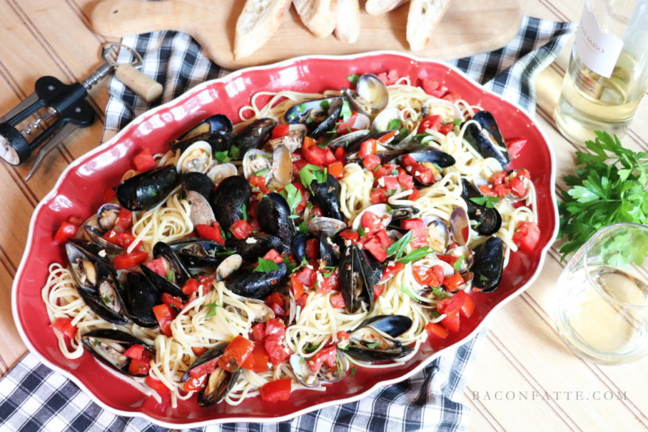 Linguine con le Vongole – Linguine with Clams recipe from BaconFatte.com
