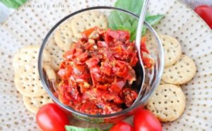 Easy Garlic Herb Tomato Jam – BaconFatte.com