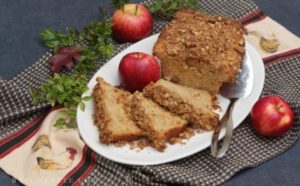 Apple Pie Bread with Oatmeal Crumb Topping – BaconFatte.com