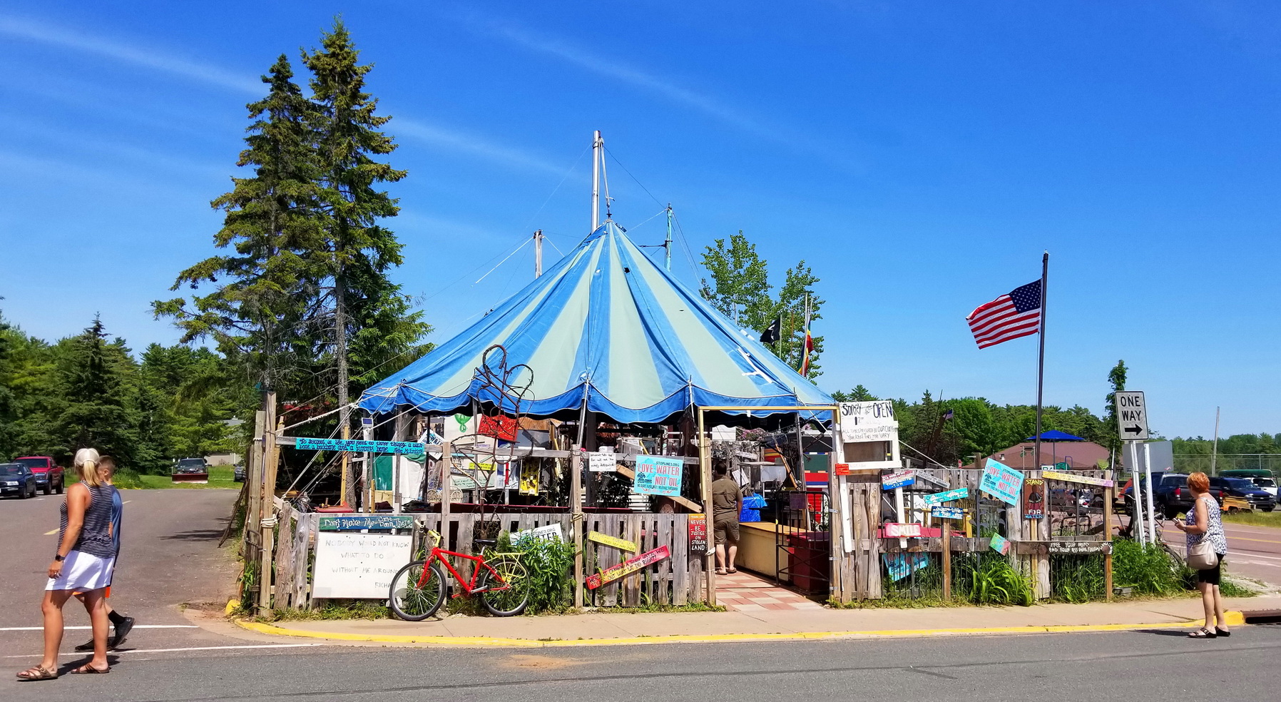Tom's Burned Down Cafe, Madeline Island