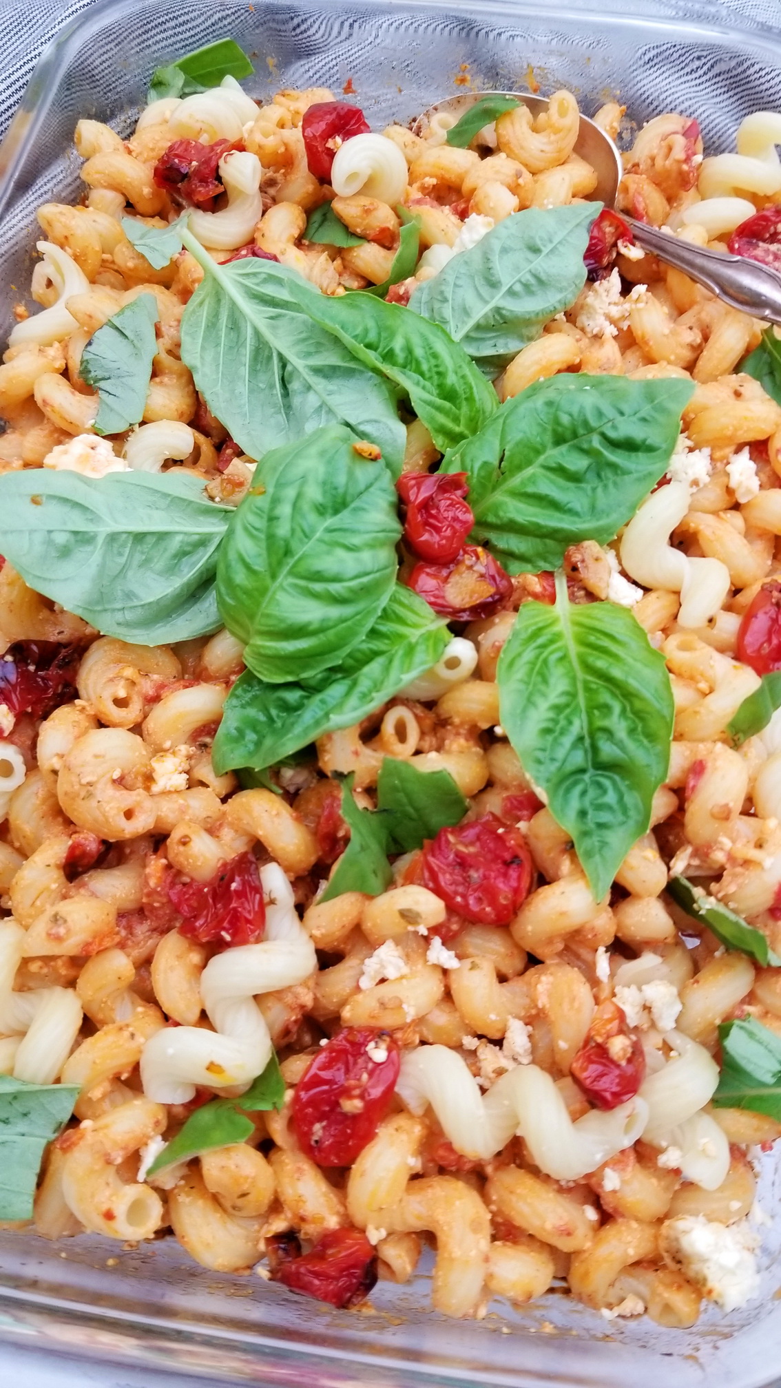 "Internet Famous" Baked Feta Pasta - BaconFatte.com